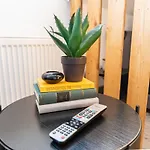 Vollausgtesttattes Modernes Studio,nahe Btu,netflix,kostenloser Tiefgaragenstellplatz * Cottbus