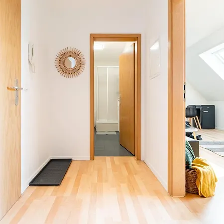 Vollausgtesttattes Modernes Studio,nahe Btu,netflix,kostenloser Tiefgaragenstellplatz *