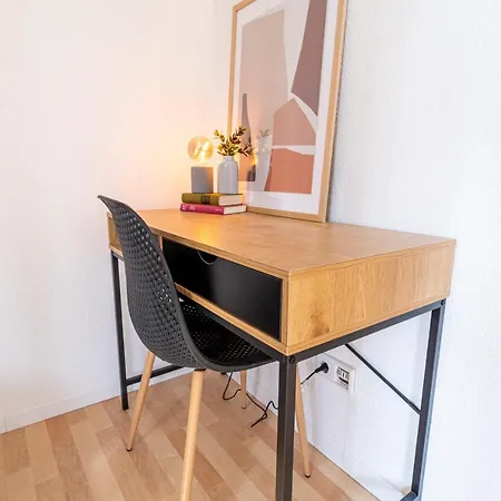 Apartment Vollausgtesttattes Modernes Studio,nahe Btu,netflix *