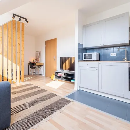 Apartament Vollausgtesttattes Modernes Studio,nahe Btu,netflix,kostenloser Tiefgaragenstellplatz Chociebuż