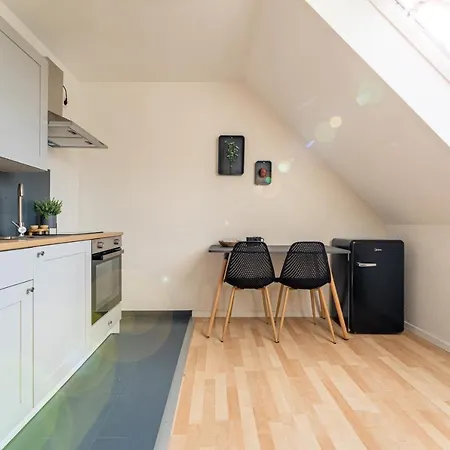 شقة Vollausgtesttattes Modernes Studio,nahe Btu,netflix,kostenloser Tiefgaragenstellplatz *