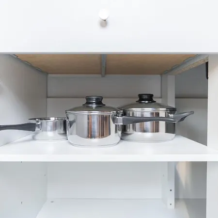 Vollausgtesttattes Modernes Studio,nahe Btu,netflix,kostenloser Tiefgaragenstellplatz شقة