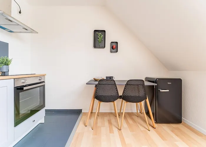 Vollausgtesttattes Modernes Studio,nahe Btu,netflix,kostenloser Tiefgaragenstellplatz Apartament *