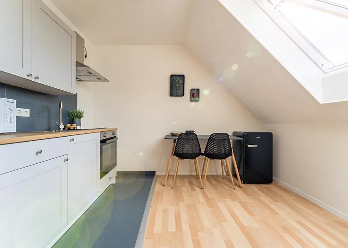 Apartament Vollausgtesttattes Modernes Studio,nahe Btu,netflix,kostenloser Tiefgaragenstellplatz *